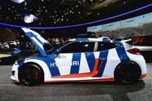 Hyundai ra mắt Veloster động cơ đặt chính giữa