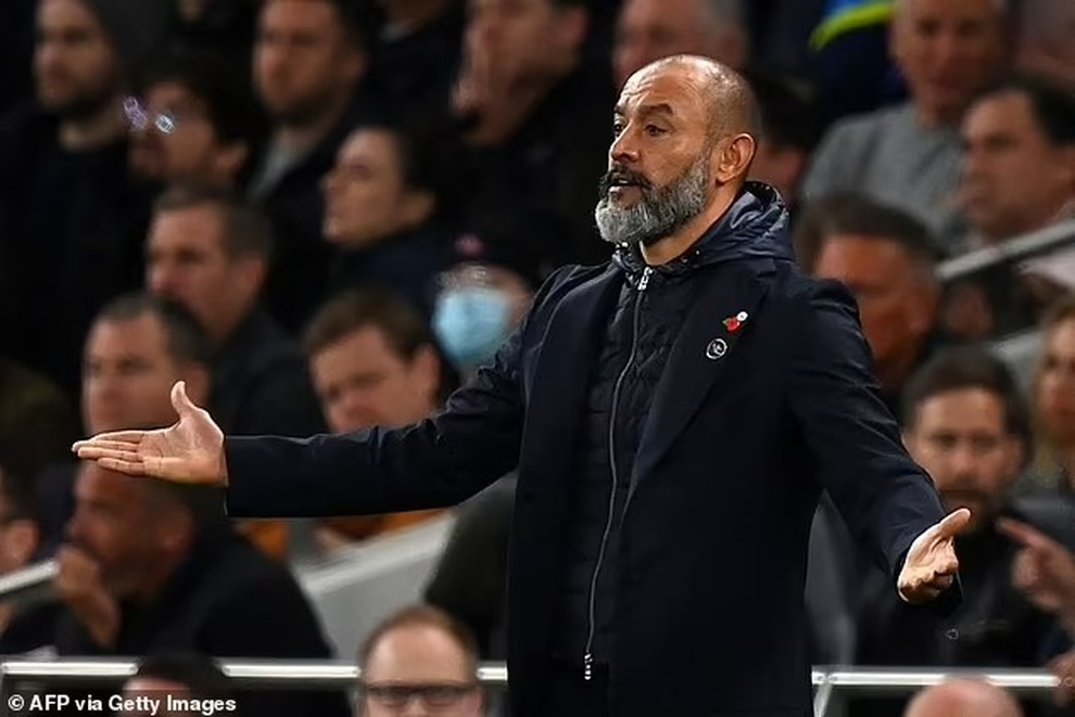 Báo giới Anh: HLV Conte có thể dẫn dắt Tottenham vào hôm nay - 2 Báo giới Anh: HLV Conte có thể dẫn dắt Tottenham vào hôm nay - 2