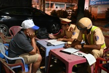 Vi phạm nồng độ cồn, tài xế ở TPHCM đòi bỏ xe vì không có tiền đóng phạt