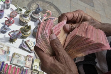 Venezuela xóa 6 số 0 trên đồng nội tệ vì siêu lạm phát