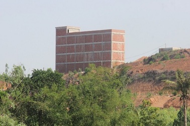 Bất thường công trình nuôi yến "mọc" sừng sững trên đất lâm nghiệp