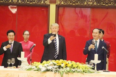 Chủ tịch nước mở tiệc chiêu đãi cấp Nhà nước Tổng thống Donald Trump