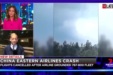 Máy bay Trung Quốc gặp nạn, rơi theo chiều gần như thẳng đứng