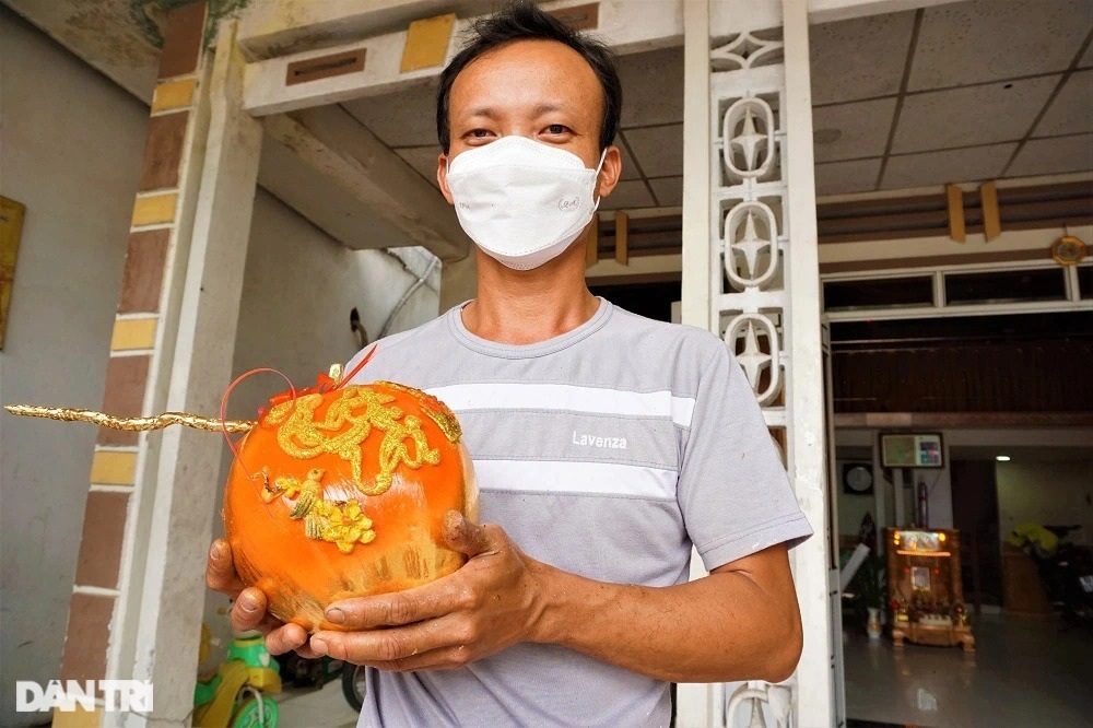 Dừa dát vàng 24k in hình linh vật hổ, hàng độc chơi Tết, đại gia săn lùng - 13