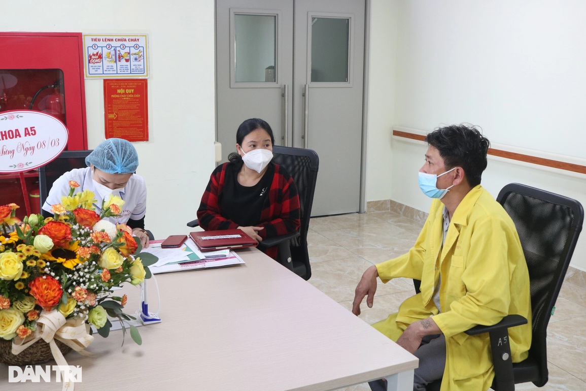 Bạn đọc Dân trí giúp đỡ chàng trai bị chấn thương sọ não hơn 300 triệu đồng - 2 Bạn đọc Dân trí giúp đỡ chàng trai bị chấn thương sọ não hơn 300 triệu đồng - 2