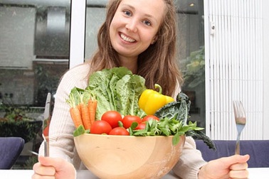 Ăn rau sống, tập yoga - 29 tuổi vẫn như teen