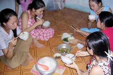 Lương tối thiểu làm người lao động… khó sống