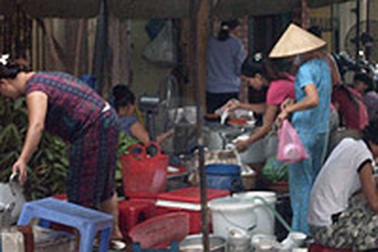 Bún “mắng”, cháo “chửi” - “Đặc sản” kinh người 