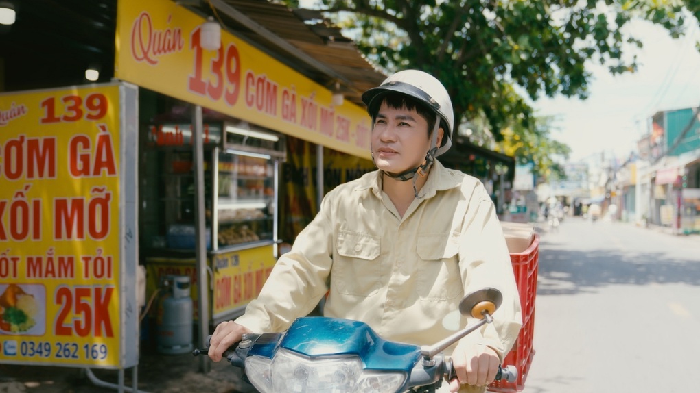 Nghệ sĩ Tiết Cương xuất hiện trong MV của Lương Gia Huy - 2 Nghệ sĩ Tiết Cương xuất hiện trong MV của Lương Gia Huy - 2