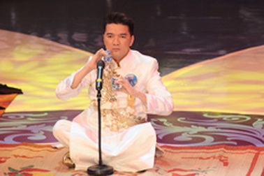 Hình ảnh Mr. Đàm đi thi Giọng hát vàng Asean