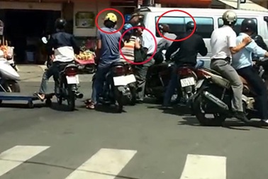 Bị dàn cảnh móc túi 200 triệu đồng gần trụ sở công an