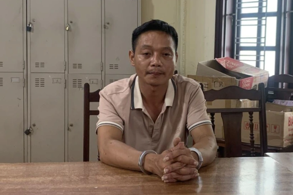 Cầm dao bầu đâm 2 bạn thương vong trong quán nhậu - 1 Cầm dao bầu đâm 2 bạn thương vong trong quán nhậu - 1