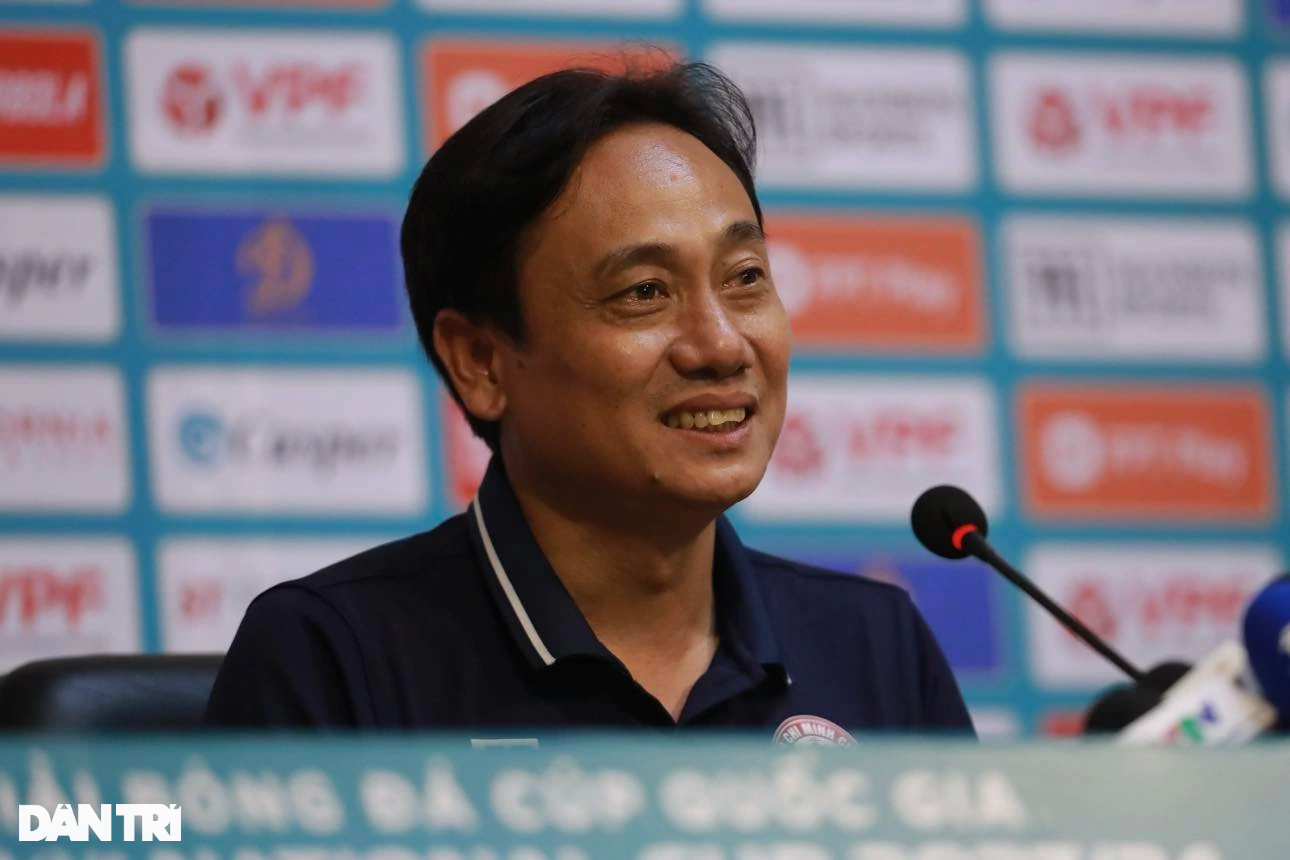 L'entraîneur de l'équipe de Hô Chi Minh-Ville refuse de commenter l'affaire concernant l'entraîneur Park et Polking - 1 HLV đội TPHCM từ chối bình luận chuyện của HLV Park và Polking - 1