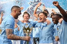 Khai mạc giải Ngoại hạng Anh: Bao giờ mới lật đổ được "nhà vua"?