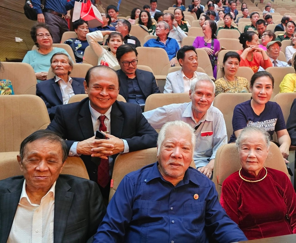 NSND Hương Dung, Thanh Tú được Hội Nghệ sĩ Sân khấu vinh danh - 1 NSND Hương Dung, Thanh Tú được Hội Nghệ sĩ Sân khấu vinh danh - 1