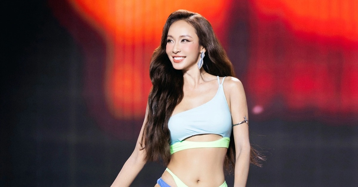 Thí sinh Hoa hậu Hoàn vũ Việt Nam tự tin diễn bikini trong đêm bán kết