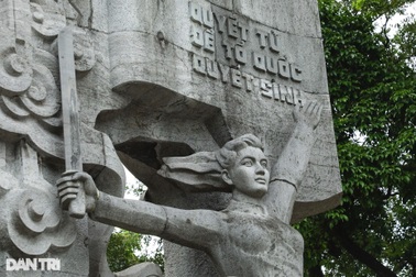 Những tượng đài cảm tử trong lòng Hà Nội