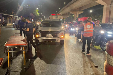 Cô gái ngã tử vong sau khi va vào gương ô tô trên đường Nguyễn Trãi