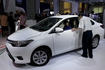 Giảm 100 triệu đồng vẫn ế ẩm tồn kho: Ô tô tiếp tục xuống giá