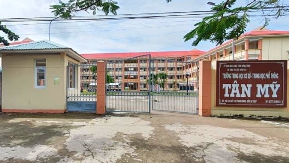 Vụ học sinh lớp 6 không đọc được chữ: Do giáo viên bị áp chỉ tiêu thi đua? - 1 Vụ học sinh lớp 6 không đọc được chữ: Do giáo viên bị áp chỉ tiêu thi đua? - 1