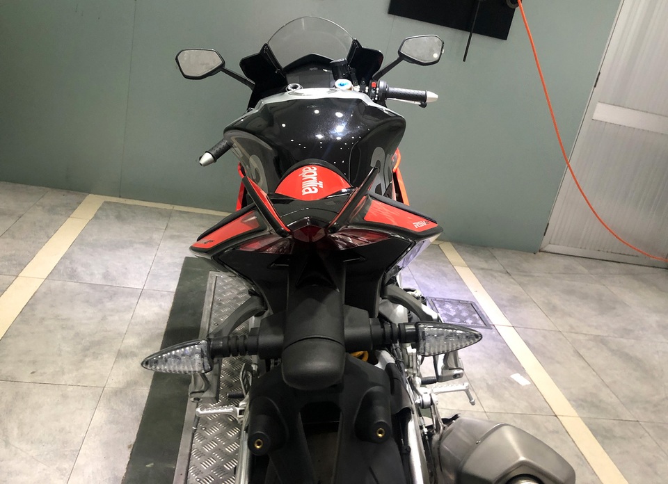 Hé lộ hai mẫu Aprilia và Moto Guzzi chính hãng đầu tiên tại Việt Nam - 10 Hé lộ hai mẫu Aprilia và Moto Guzzi chính hãng đầu tiên tại Việt Nam - 10