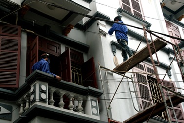 “Thần đèn” đất Bắc bắt đầu “cứu” ngôi nhà nghiêng