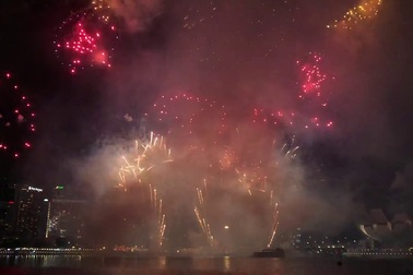 Singapore tưng bừng bắn pháo hoa chào năm mới Kỷ Hợi