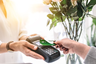 Vietcombank triển khai chương trình miễn phí phát hành thẻ ghi nợ năm 2020