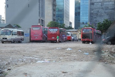 Hà Nội: Tận mục bến xe khách ngầm trên “đất vàng”