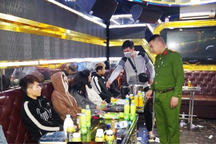 Khởi tố nhóm thanh niên tổ chức "bay lắc" tại quán karaoke