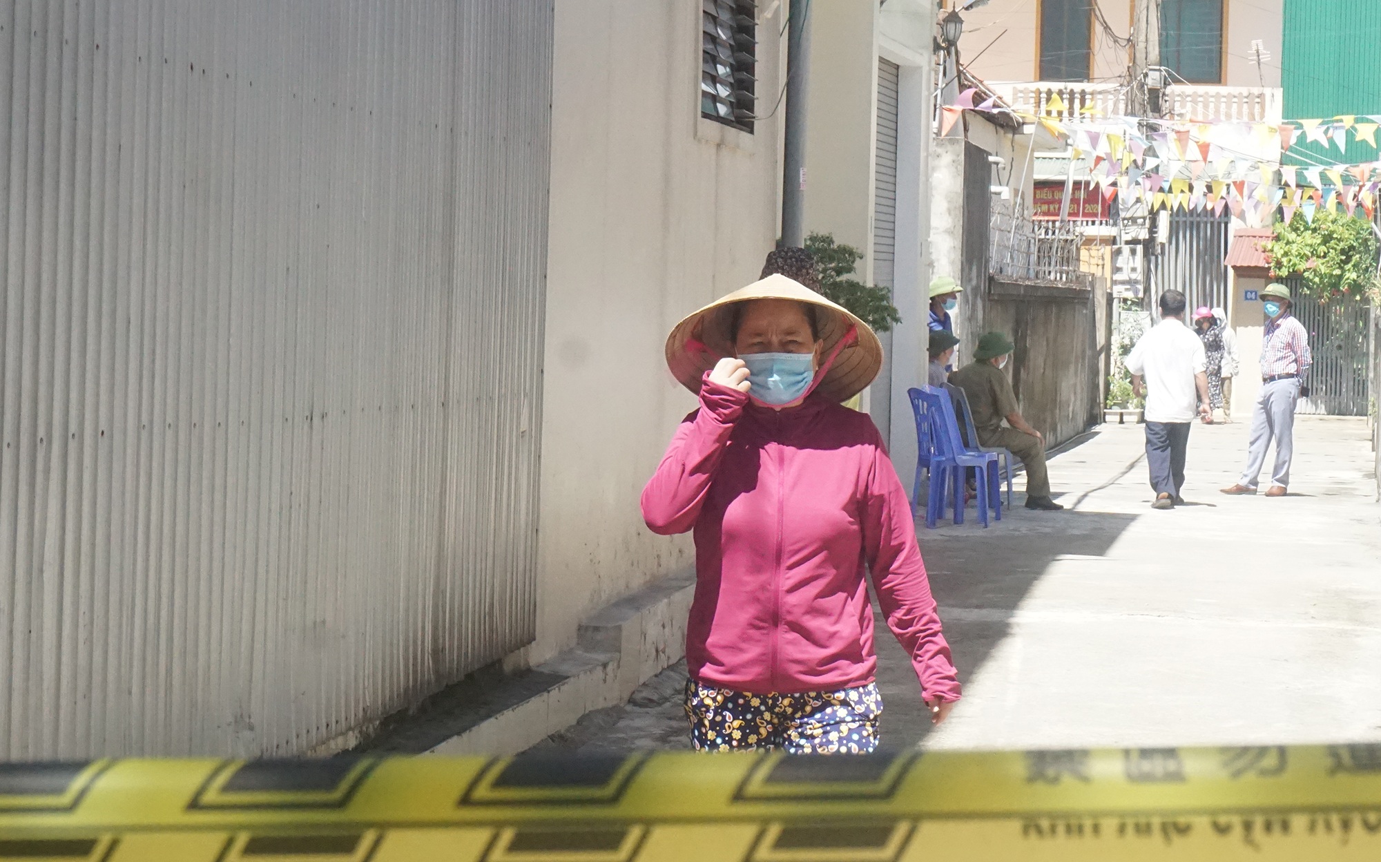 Nghĩa tình gửi tặng vùng phong tỏa chống Covid-19 - 3 Nghĩa tình gửi tặng vùng phong tỏa chống Covid-19 - 3