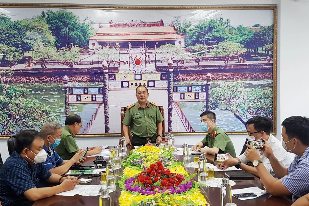 Vì sao Giám đốc Cảng Hàng không quốc tế Phú Bài cùng bộ sậu bị bắt? - 4 Vì sao Giám đốc Cảng Hàng không quốc tế Phú Bài cùng bộ sậu bị bắt? - 4