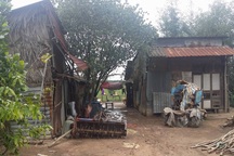 "Chết đứng" trong dự án treo: Sống trong khu đô thị tỷ đô, ra Quốc lộ phải đi bằng.. ghe