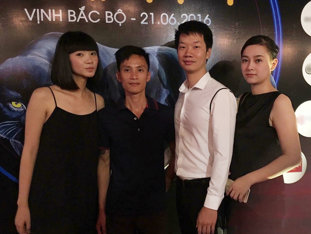 Bà trùm chân dài Hạ Vy và mối duyên với cựu nam tiếp viên hàng không - 1 Bà trùm chân dài Hạ Vy và mối duyên với cựu nam tiếp viên hàng không - 1