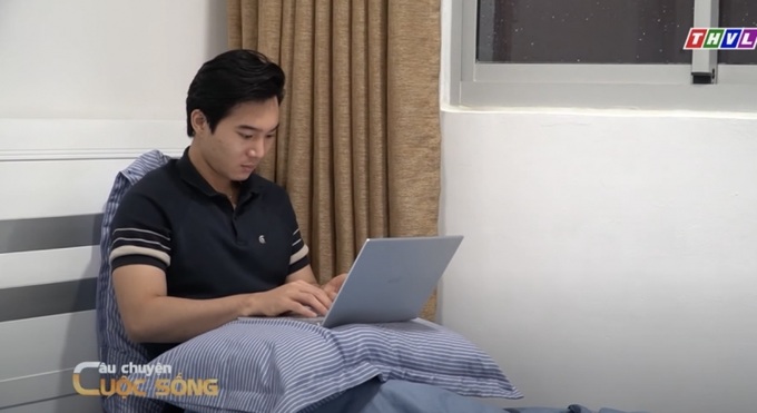 Nhận thấy cách sống cởi mở với nhiều mối quan hệ dần không hợp với bản thân, anh chuyển sang chú trọng những mối quan hệ thân thiết.