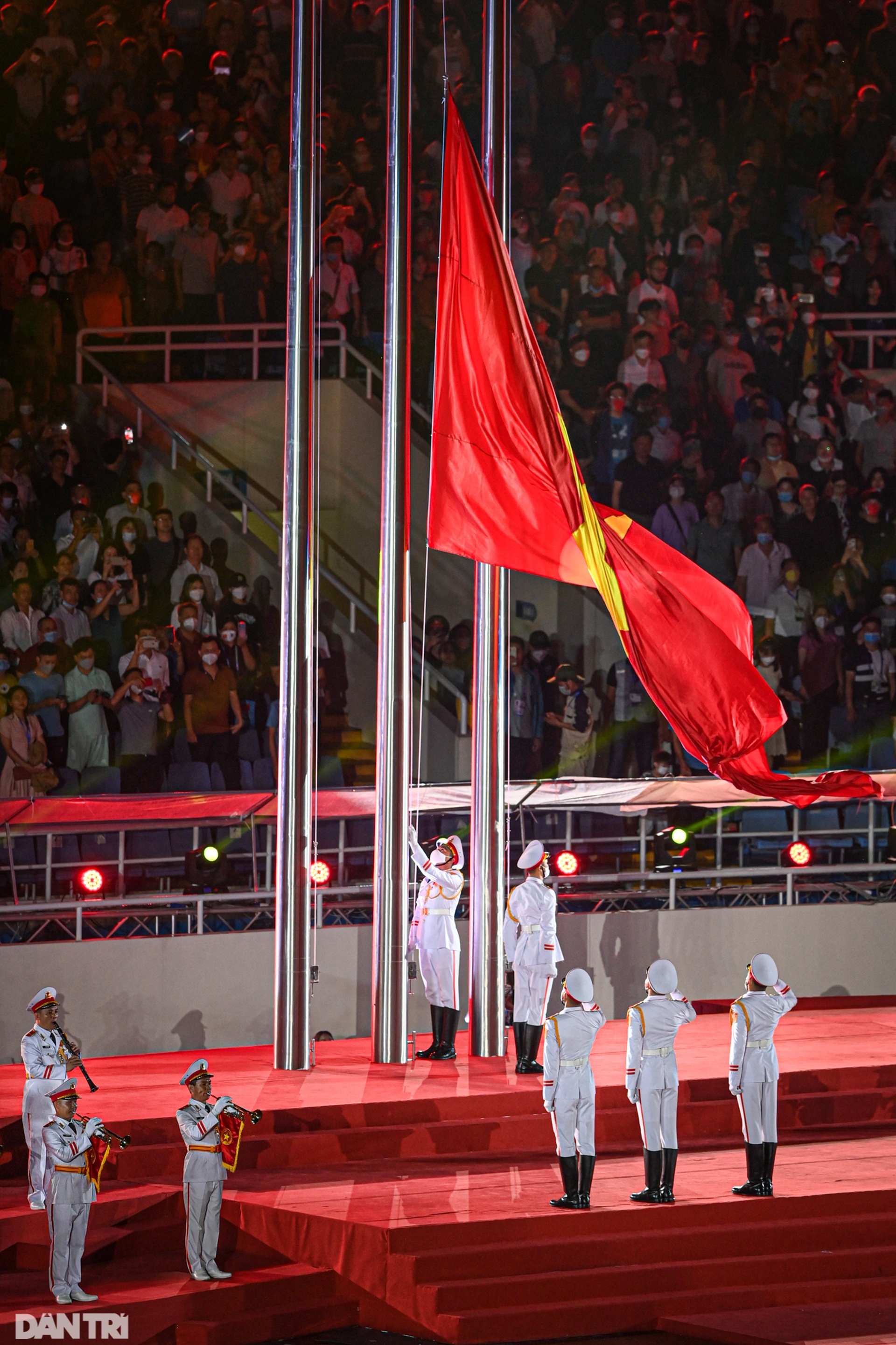 Toàn cảnh lễ khai mạc SEA Games 31: Rực rỡ chào mừng Đông Nam Á tỏa sáng - 9