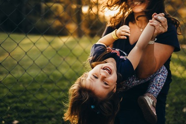 Không internet, không điện thoại thông minh, trẻ con sẽ chơi gì?