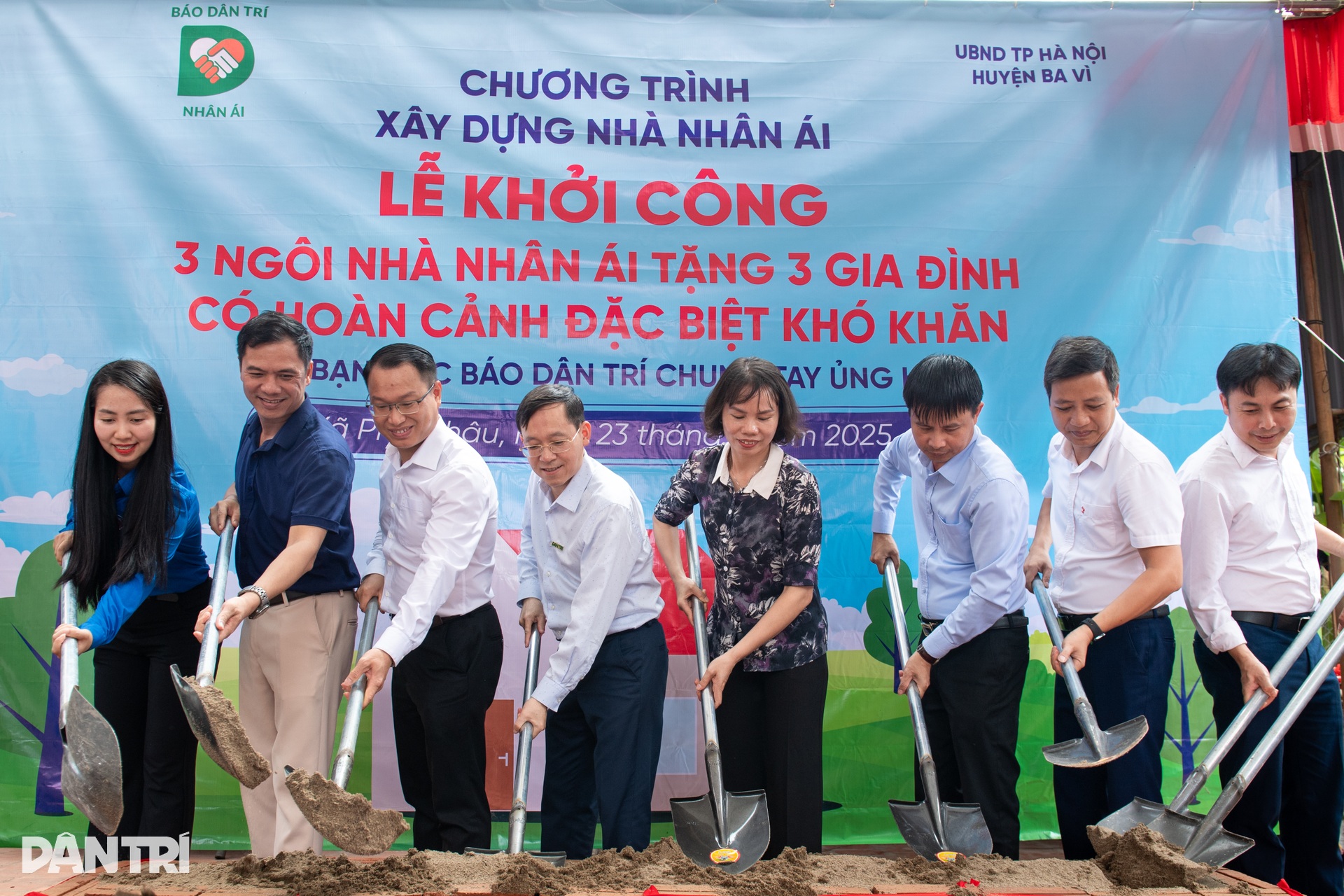 Nhờ sự giúp đỡ của bạn đọc, 3 hộ đặc biệt khó khăn ở Ba Vì sắp có nhà mới - 10 Nhờ sự giúp đỡ của bạn đọc, 3 hộ đặc biệt khó khăn ở Ba Vì sắp có nhà mới - 10