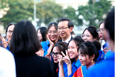 Hiệu trưởng Đại học Sư phạm nhắn phụ huynh đừng bắt con chín ép