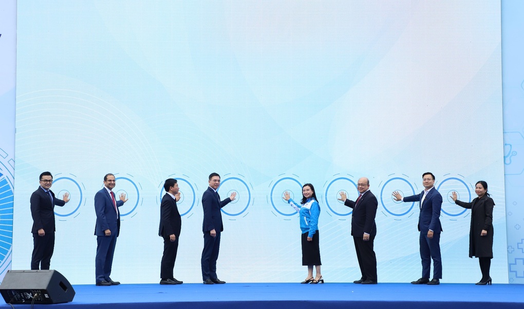 Ứng dụng y tế thông minh nâng cao chất lượng điều trị - 2 Ứng dụng y tế thông minh nâng cao chất lượng điều trị - 2