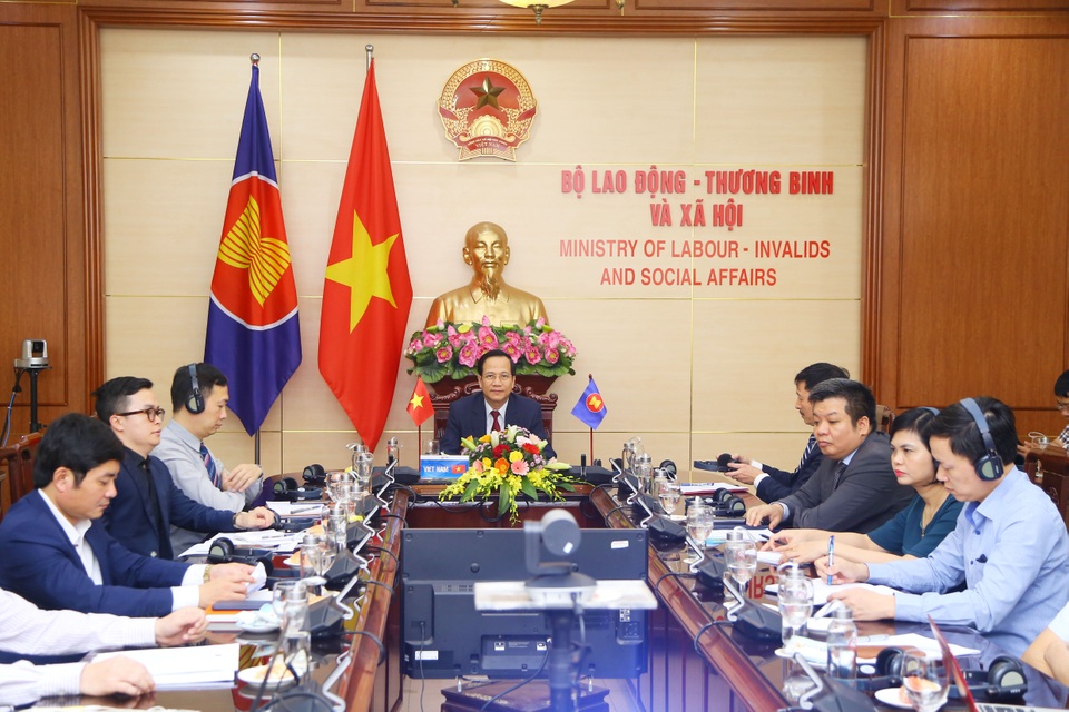 Bộ trưởng Đào Ngọc Dung: “Chung tay vượt qua thách thức của dịch Covid-19 - 3 Bộ trưởng Đào Ngọc Dung: “Chung tay vượt qua thách thức của dịch Covid-19 - 3