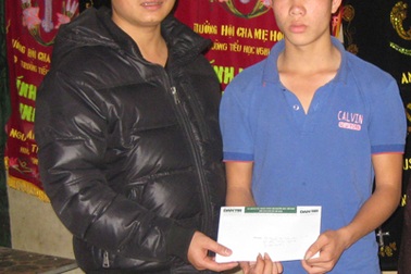 Quà bạn đọc tiếp tục đến với 5 cánh cò mồ côi nơi xóm nhỏ