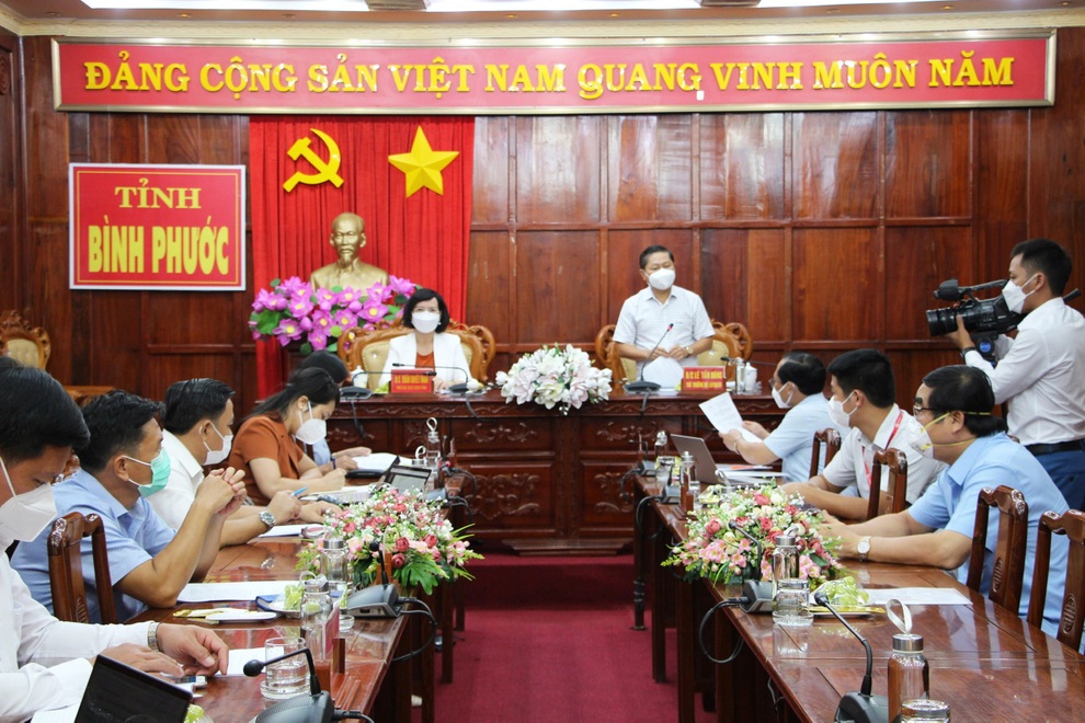 Thứ trưởng Lê Tấn Dũng: Đón người dân từ vùng dịch về mang ý nghĩa nhân văn - 1 Thứ trưởng Lê Tấn Dũng: Đón người dân từ vùng dịch về mang ý nghĩa nhân văn - 1
