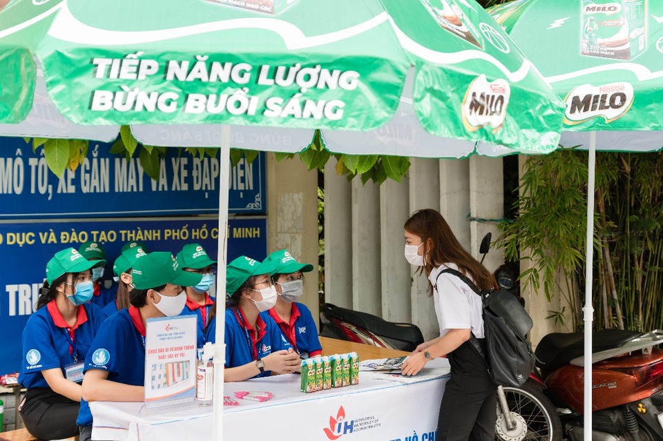 500.000 hộp MILO tiếp năng lượng chi sĩ tử “ vượt vũ môn” trong kỳ thi tốt nghiệp THPT - 3 500.000 hộp MILO tiếp năng lượng chi sĩ tử “ vượt vũ môn” trong kỳ thi tốt nghiệp THPT - 3