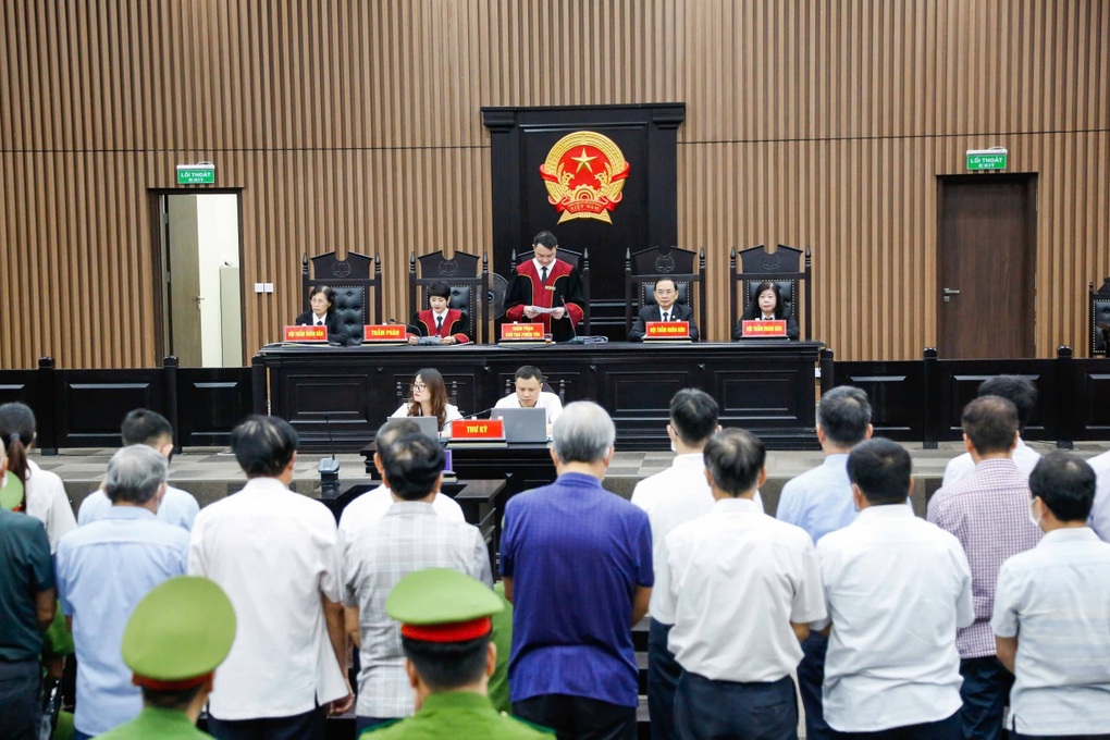 Cựu Chủ tịch Phúc Sơn Nguyễn Văn Hậu bị tuyên phạt tổng cộng 30 năm tù - 3 Cựu Chủ tịch Phúc Sơn Nguyễn Văn Hậu bị tuyên phạt tổng cộng 30 năm tù - 3