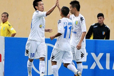 Các chân sút nội thi nhau lên tiếng ở V-League