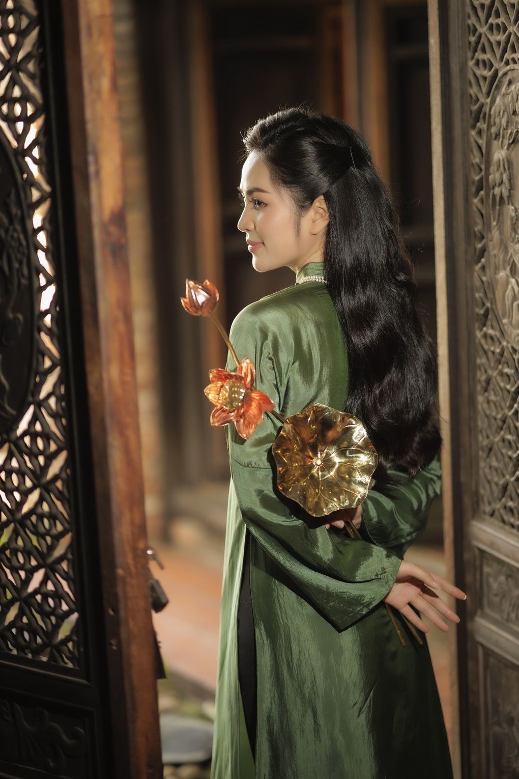 Ca sĩ Duyên Quỳnh tưởng nhớ mẹ quá cố, tự nhắc bản thân không sa ngã - 2 Ca sĩ Duyên Quỳnh tưởng nhớ mẹ quá cố, tự nhắc bản thân không sa ngã - 2