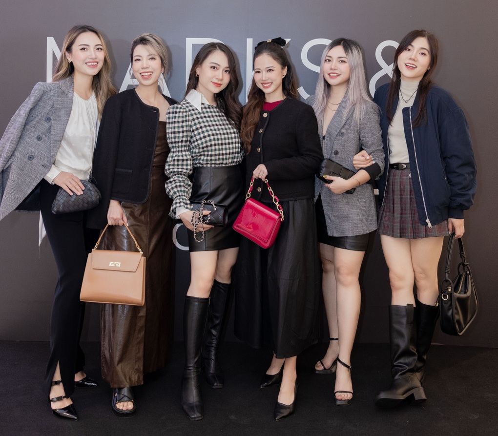 Dàn hot girl Việt diện váy áo đơn giản nhưng vẫn sành điệu - 1 Dàn hot girl Việt diện váy áo đơn giản nhưng vẫn sành điệu - 1