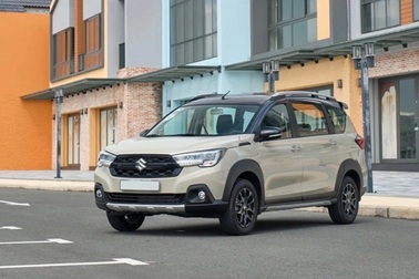 Loạt xe 7 chỗ đua giảm giá, có chiếc rẻ ngang xe hạng A