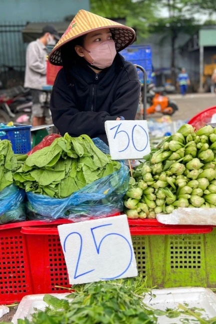 Rau củ tăng giá mạnh, nỗi lo không chỉ của người nội trợ